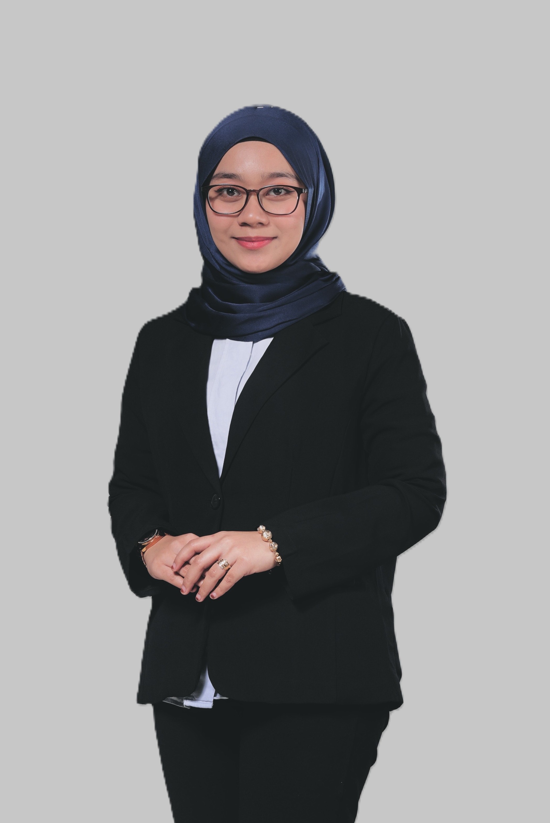 Nik Hazren Tania Elisya binti Nik Nuhairi